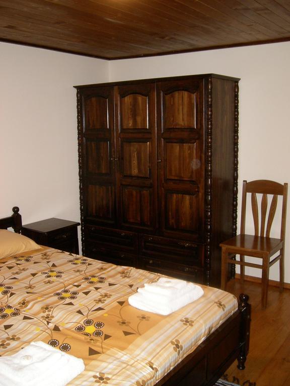 فندق Badevtsiفي  Sinabovite Houses الغرفة الصورة